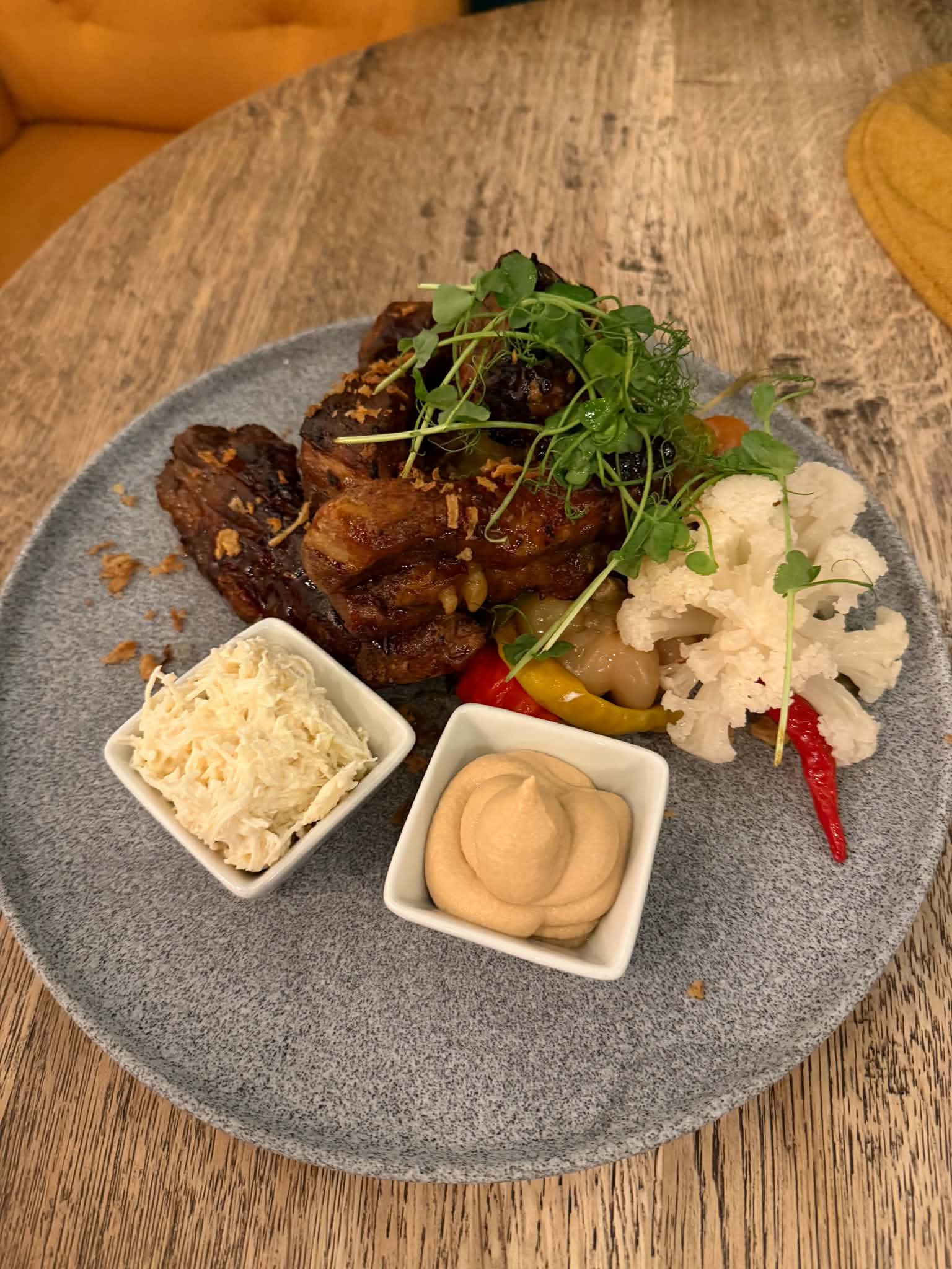 POMALY PEČENÉ BRAVČOVÉ REBRÁ TERIYAKI